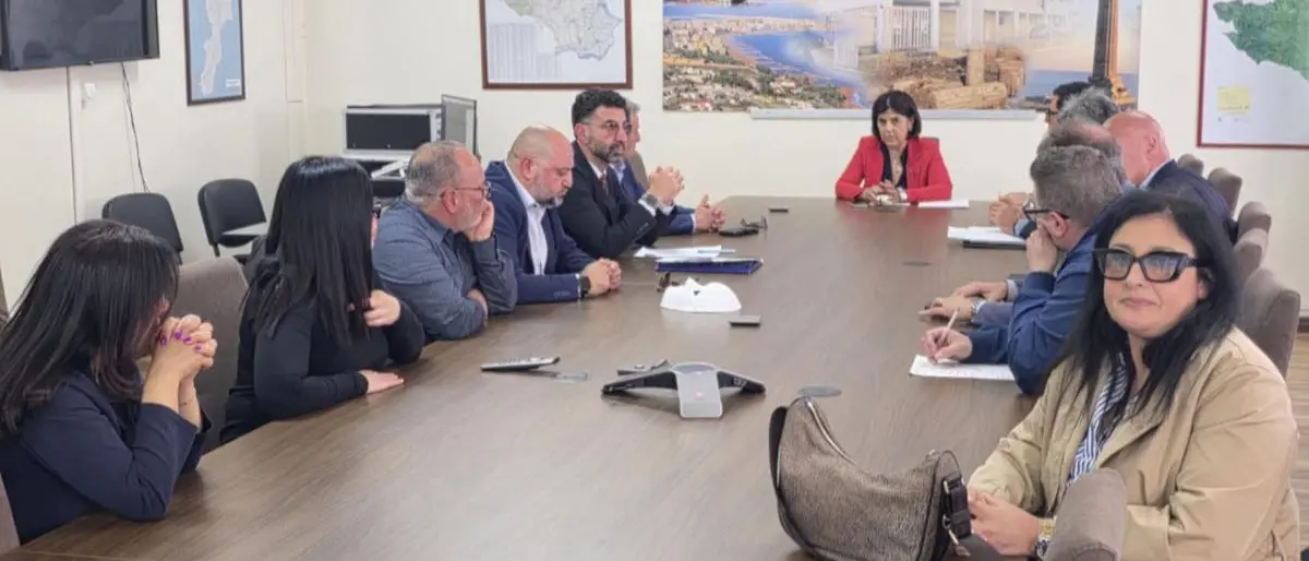 Konecta Rende, i Cobas dopo l’incontro in Prefettura: «Nessuna risposta certa sul futuro»