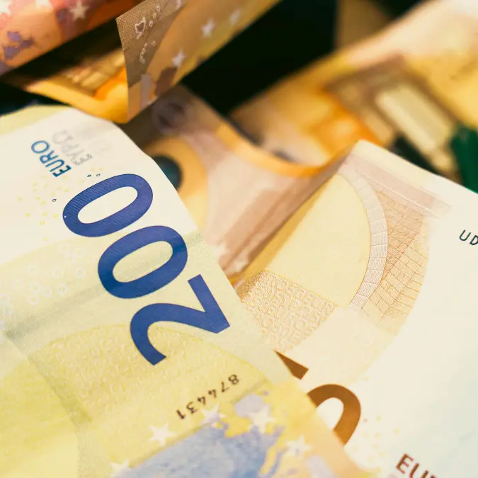 <p>Crescono i redditi dichiarati: nel 2025 quasi 1.100 miliardi di euro. Ma la Calabria resta la regione più povera</p>