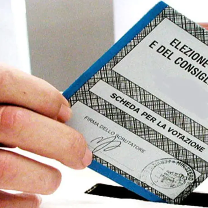 Urne aperte fino alle ore 15, poi il via alle operazioni di spoglio\n
