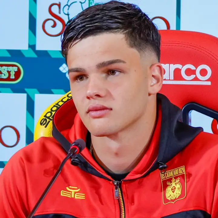 Il Catanzaro batte lo Spezia e vola, Felipe Jack decisivo: «Ho aspettato il mio momento, questo gruppo ti fa crescere ogni giorno»\n