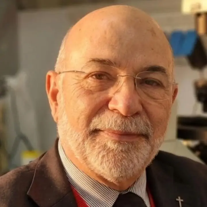 “Tra le onde e il velo. Il mare e la Madonna di Capocolonna”:\u00A0Salvatore Barresi racconta il volto umano della fede\n