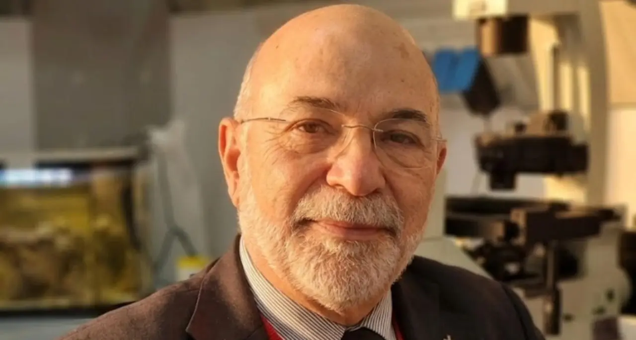 “Tra le onde e il velo. Il mare e la Madonna di Capocolonna”:\u00A0Salvatore Barresi racconta il volto umano della fede\n