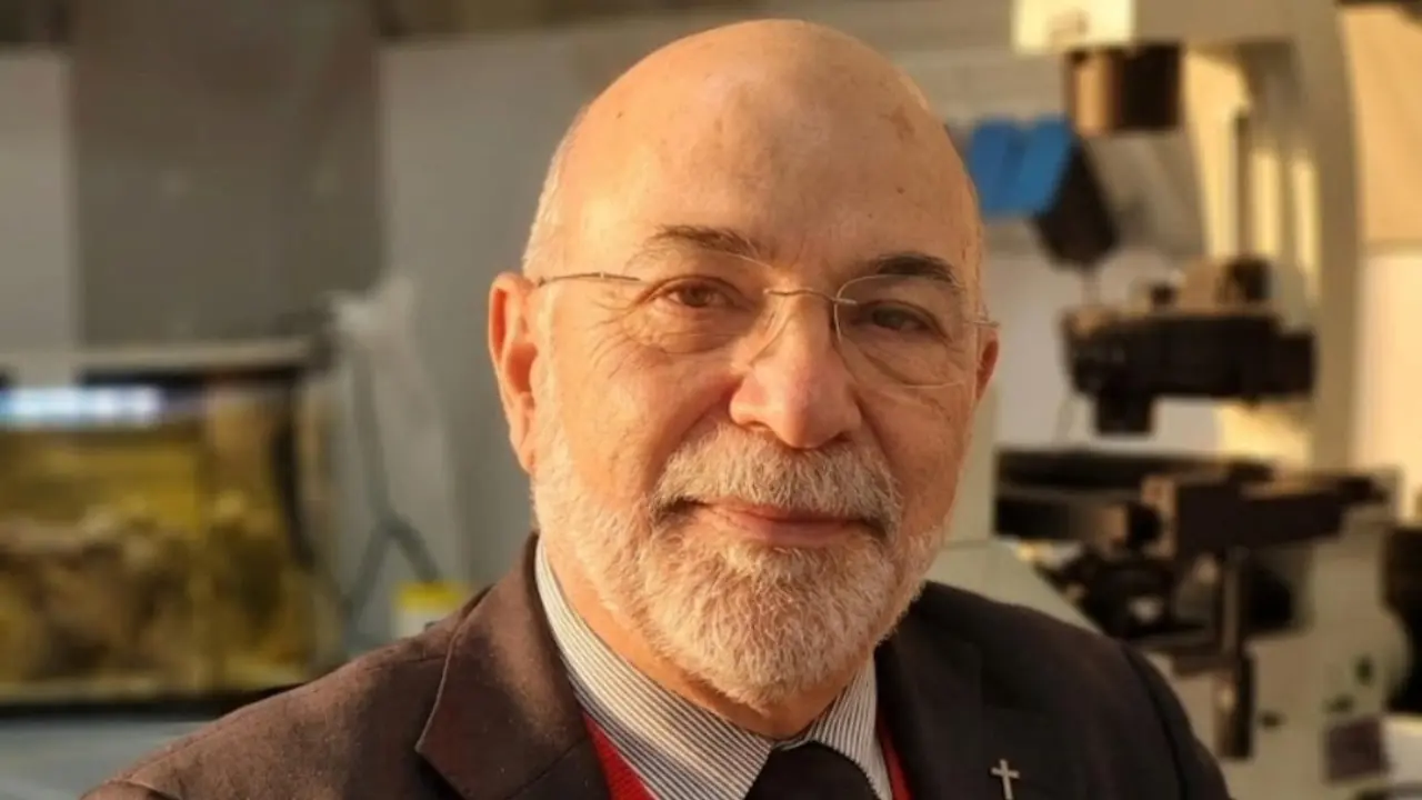 “Tra le onde e il velo. Il mare e la Madonna di Capocolonna”:\u00A0Salvatore Barresi racconta il volto umano della fede\n