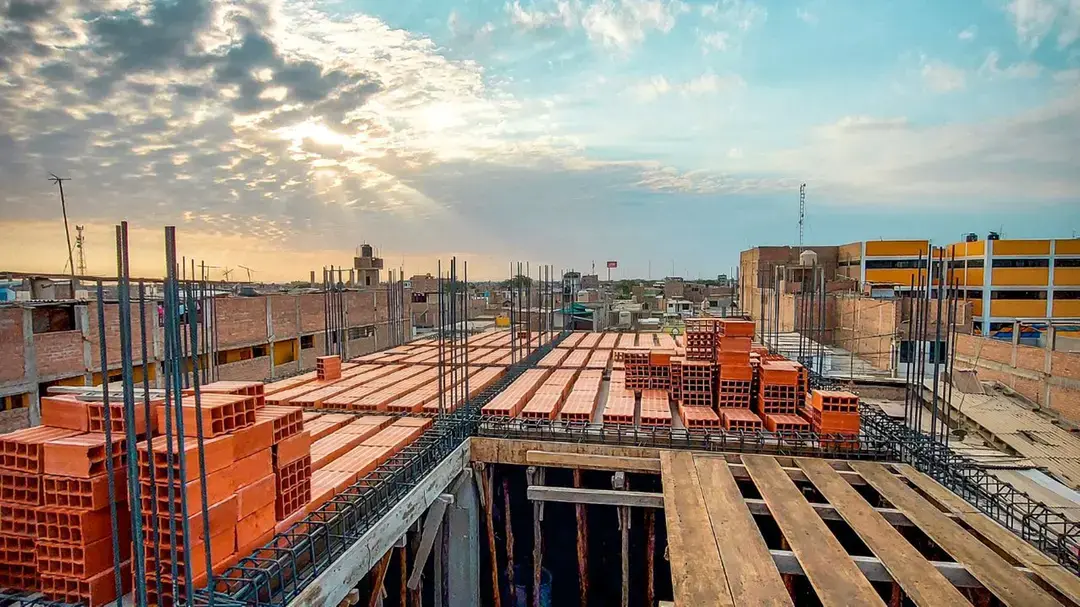 Superbonus e Pnrr: il “Grande Spreco” che ha visto l’Italia bruciare 400 miliardi di euro\n