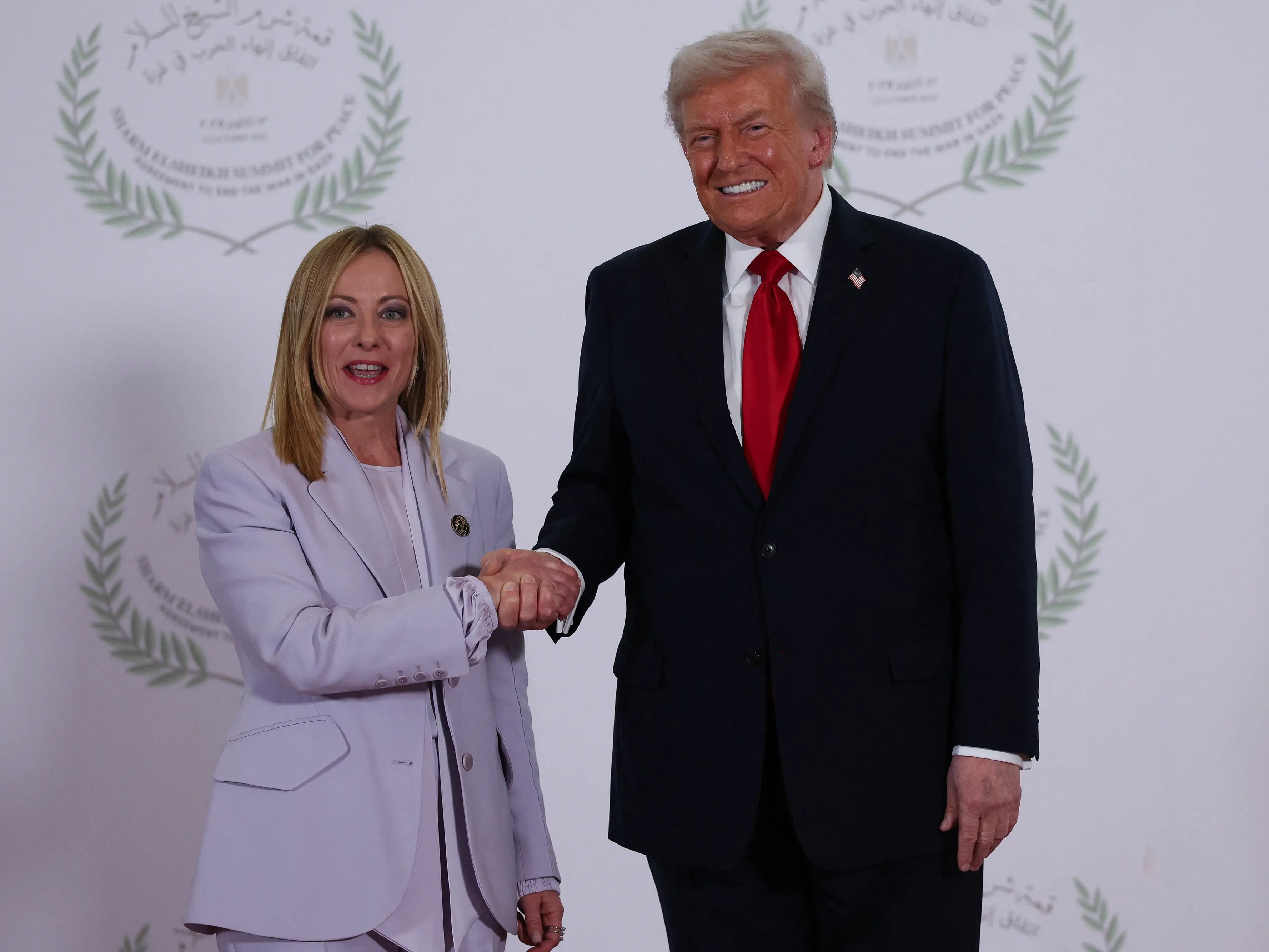 Attentato a Trump, solidarietà da Giorgia Meloni: «La violenza non contamini le nostre democrazie»