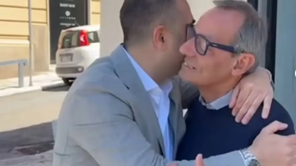 Cannizzaro saluta Battaglia prima dell'apertura della campagna elettorale: Fair play tra candidati a sindaco\n