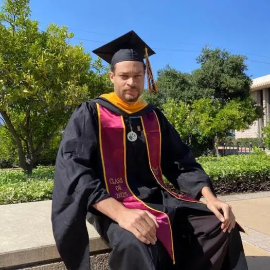 Fuoco alla cena dei giornalisti con Trump:\u00A0ecco chi è Cole Tomas Allen, l’uomo che ha sparato\n