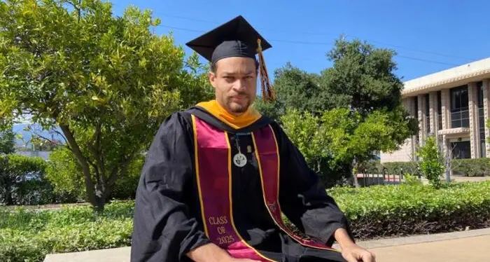 Fuoco alla cena dei giornalisti con Trump:\u00A0ecco chi è Cole Tomas Allen, l’uomo che ha sparato\n