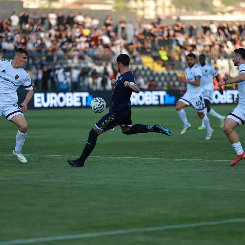 Il Cosenza pareggia con la Cavese e chiude quarto: ora testa ai playoff\n