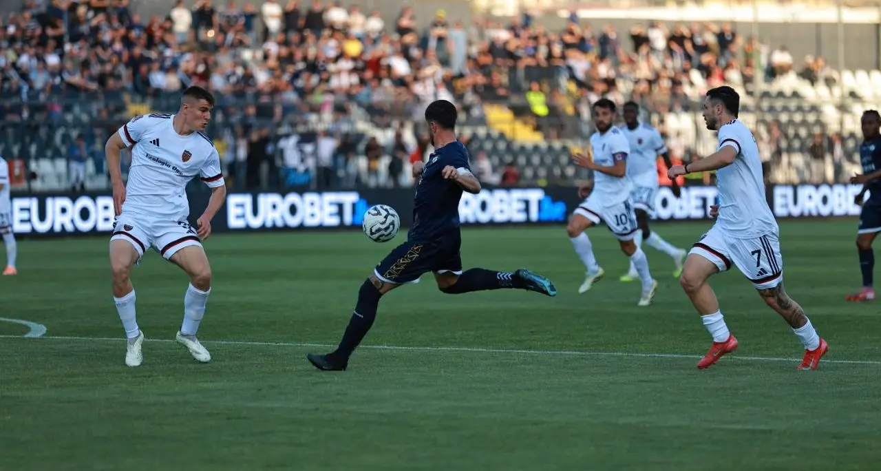 Il Cosenza pareggia con la Cavese e chiude quarto: ora testa ai playoff\n