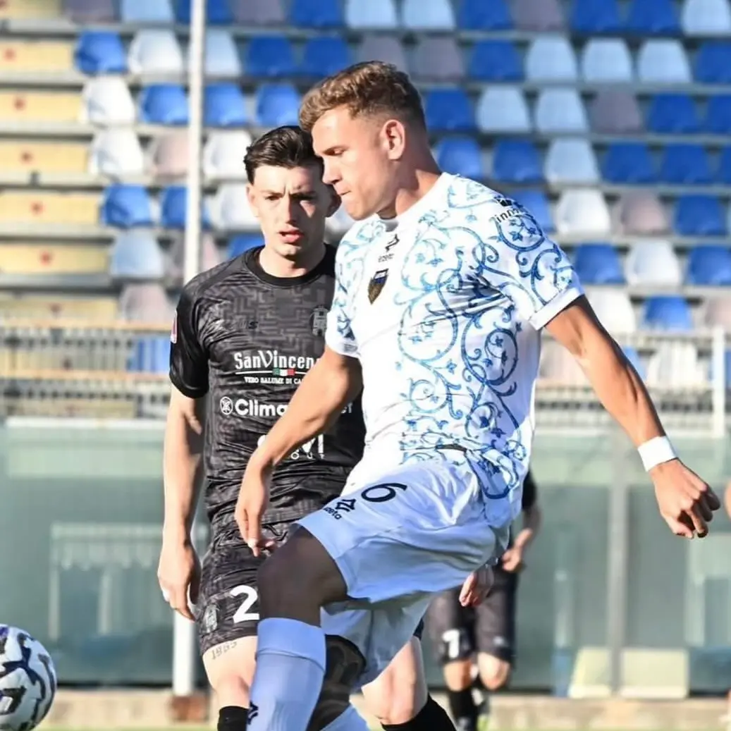 Serie C, il Crotone chiude con un ko: 5-2 allo Scida contro il Latina\n\n\n