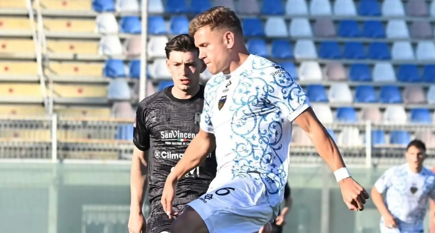 Serie C, il Crotone chiude con un ko: 5-2 allo Scida contro il Latina\n\n\n