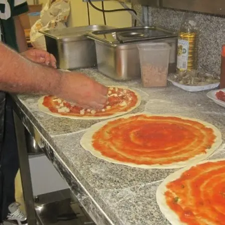 Laboratorio di pizza all’istituto minorile di Catanzaro, otto giovani detenuti hanno ricevuto l’attestato di frequenza\n