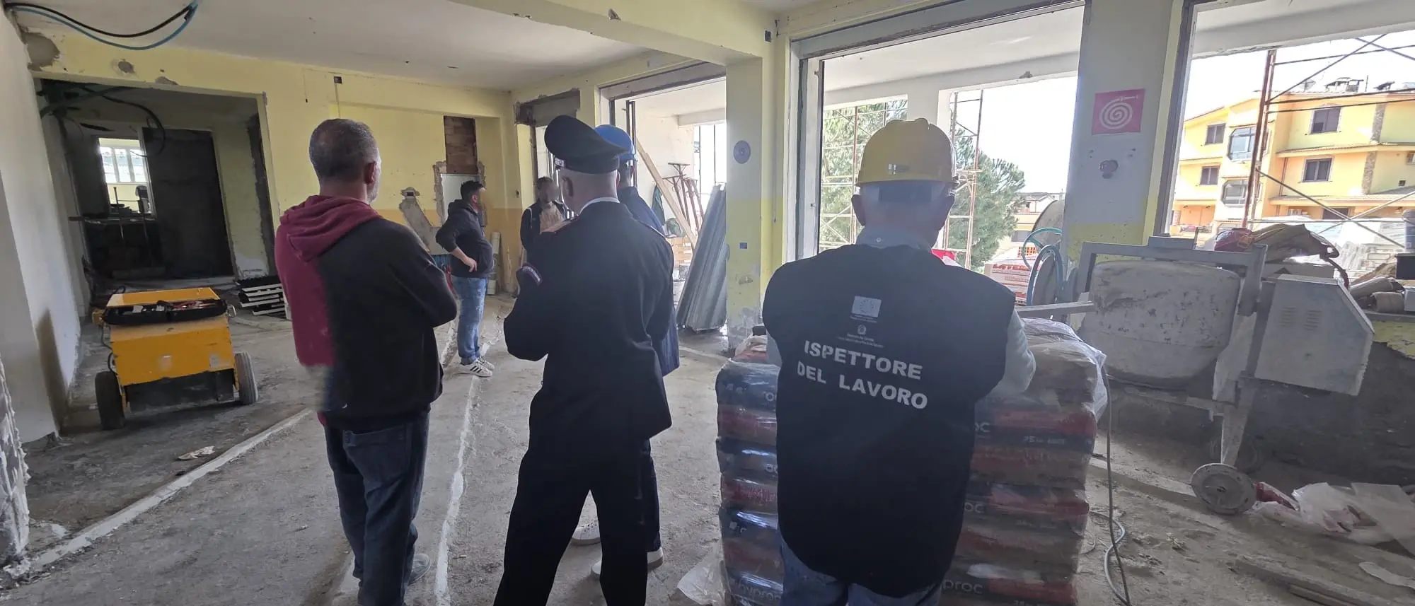 Stretta sui cantieri edili nel catanzarese, scoperti tre operai in nero: sanzioni per 100mila euro e attività sospese\n