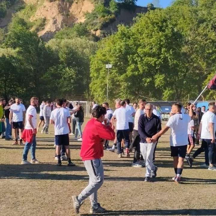 Donnici in festa: la polisportiva San Michele Arcangelo conquista la Prima Categoria\n