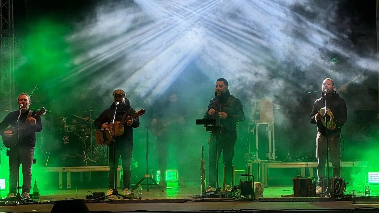 “Stanotti”, il nuovo singolo dei Parafonè:\u00A0tradizione calabrese ed elettronica\u00A0nel progetto musicale “Caprae Diem”\n