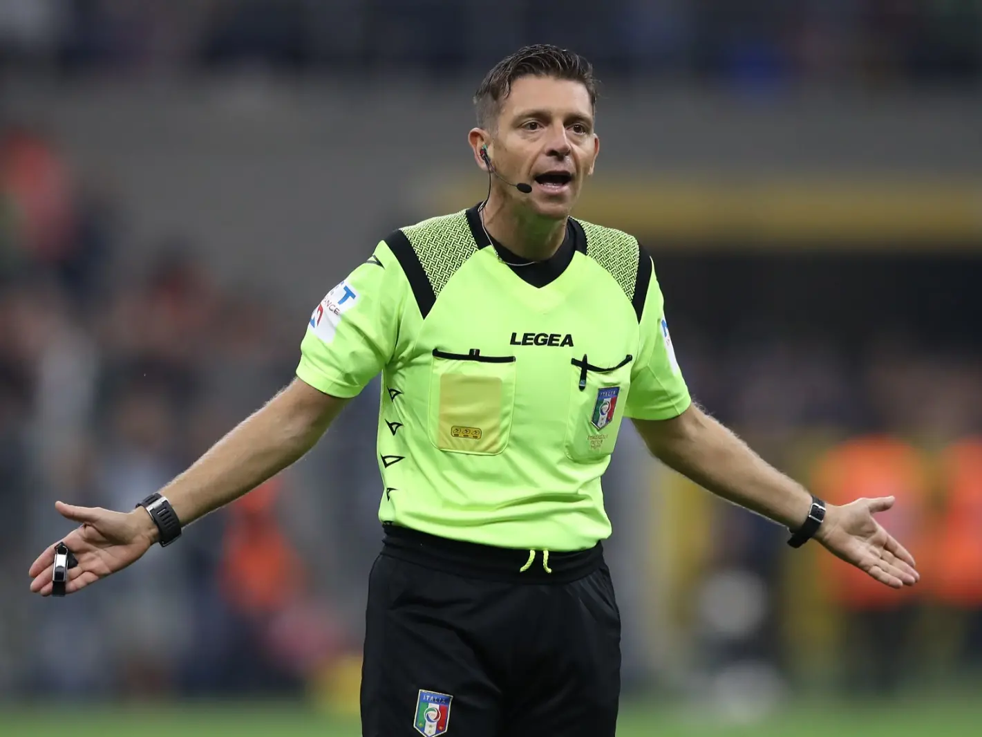 Il guardalinee calabrese Rocca scuote l’Aia e Rocchi: dalle “bussate” alla denuncia fino all’inchiesta di Milano