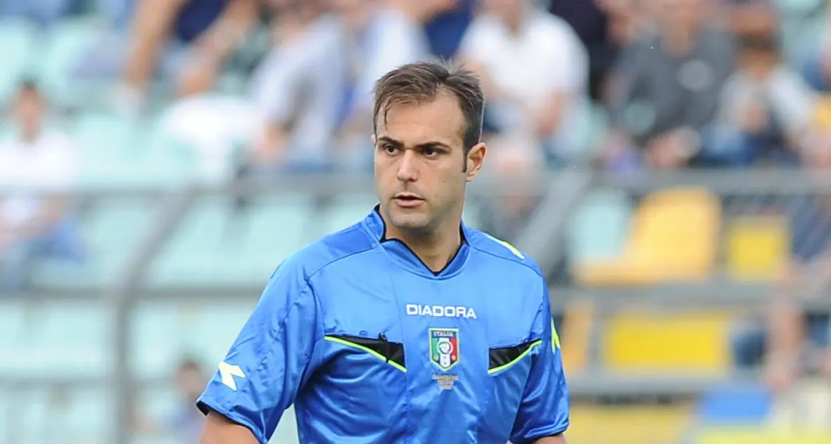 Caso Rocchi, l’Aia\u00A0sceglie il silenzio e nega l’intervista all’arbitro calabrese che ha fatto scoppiare lo scandalo\n