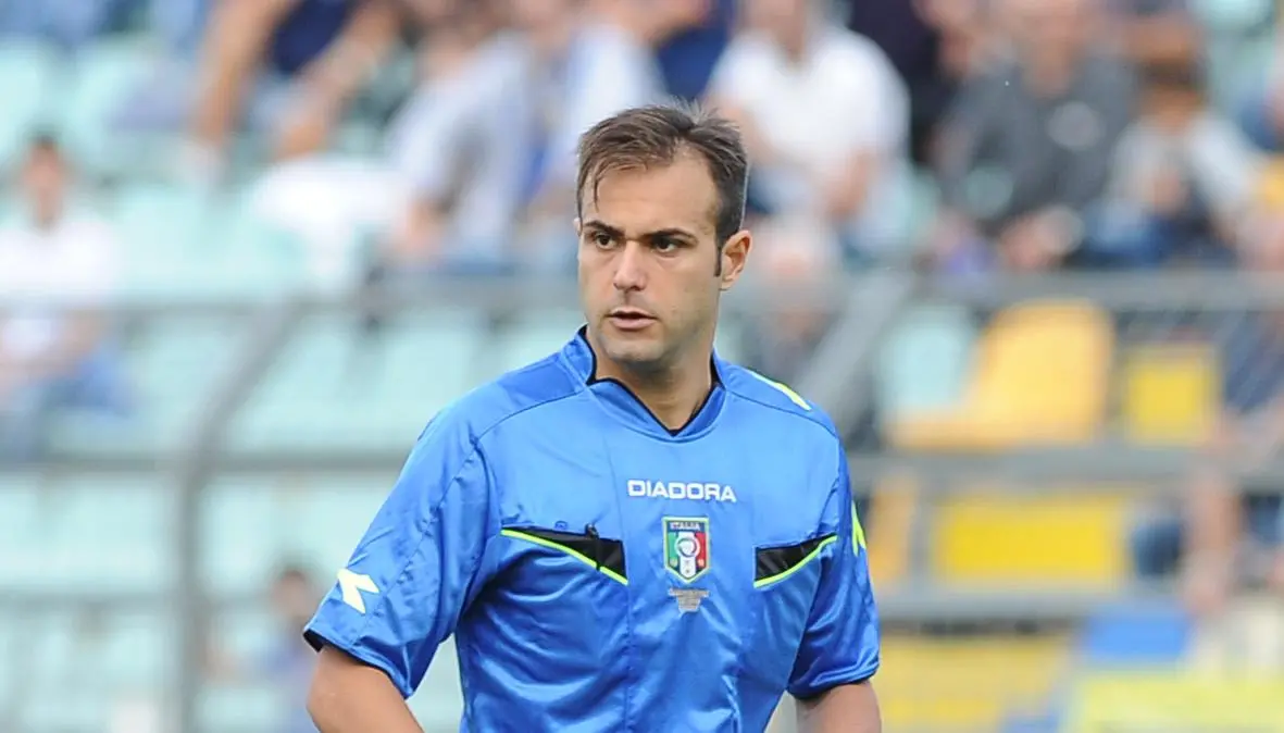 Caso Rocchi, l’Aia\u00A0sceglie il silenzio e nega l’intervista all’arbitro calabrese che ha fatto scoppiare lo scandalo\n