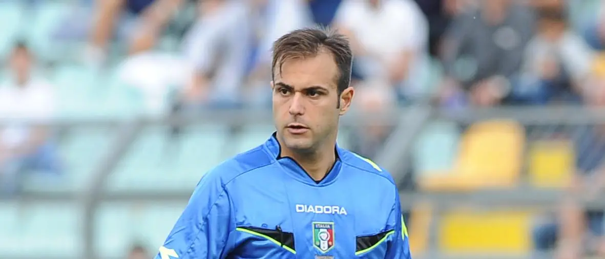 Caso Rocchi, l’Aia\u00A0sceglie il silenzio e nega l’intervista all’arbitro calabrese che ha fatto scoppiare lo scandalo\n