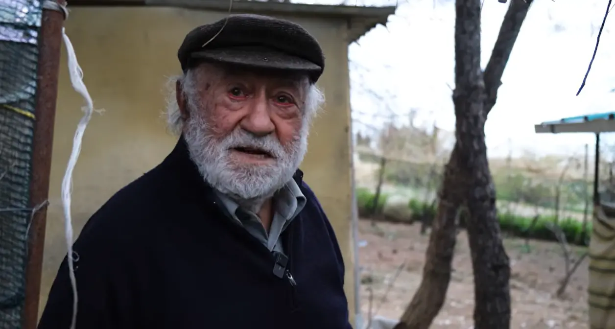 Il ritiro scelto dell'ex regista Rai Donato: 40 anni di isolamento per tornare alla verità della terra\n