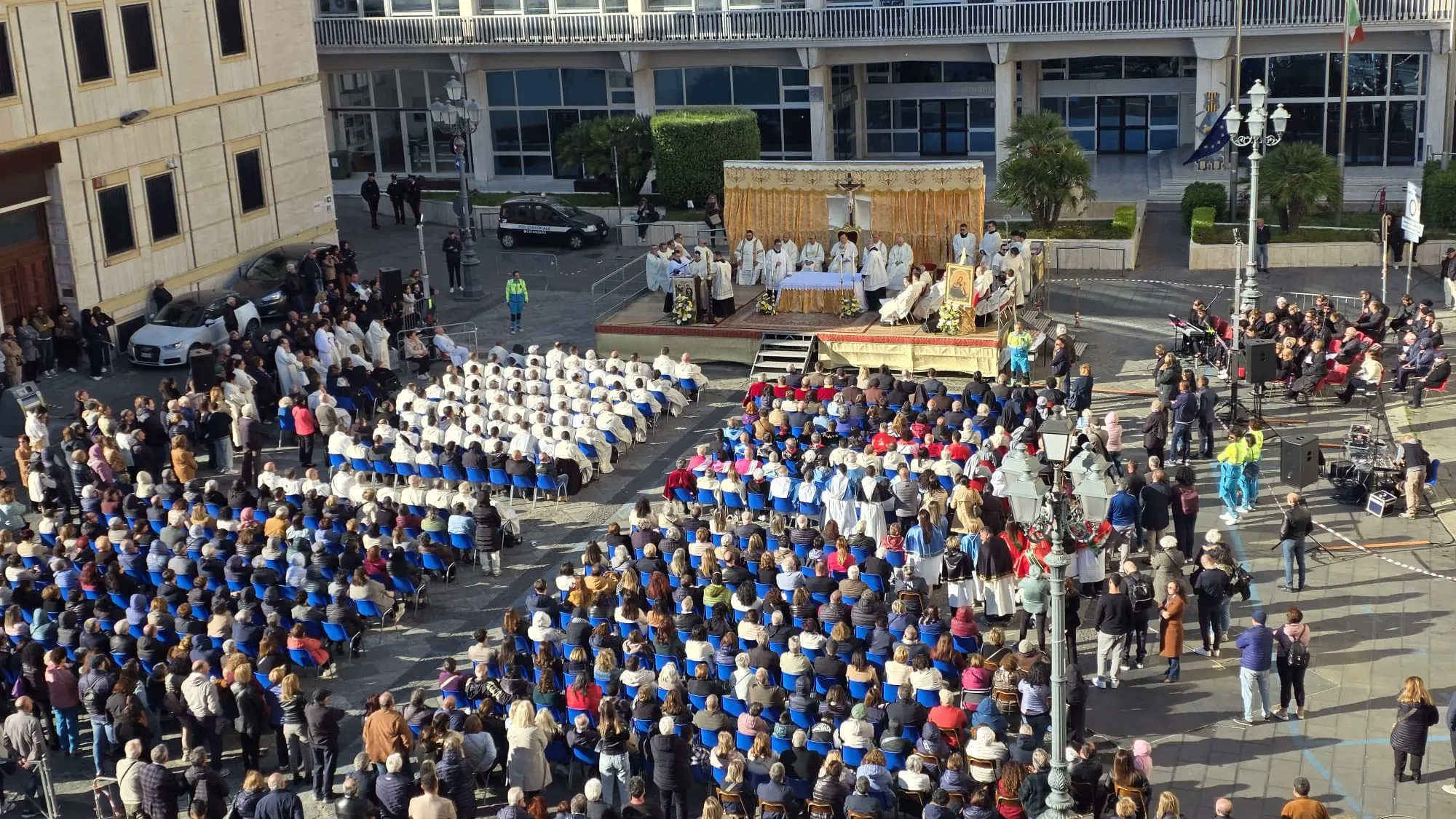 <p>Iniziata la visita pastorale di mons. Maniago: «<span style=\"color:hsl(0, 75%, 60%);\">Nessuna formalità</span>, ma l’occasione per camminare insieme»</p>