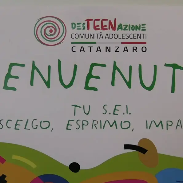 Catanzaro, al via da oggi le attività di “DesTEENazione\" all'ex scuola Carbone\n