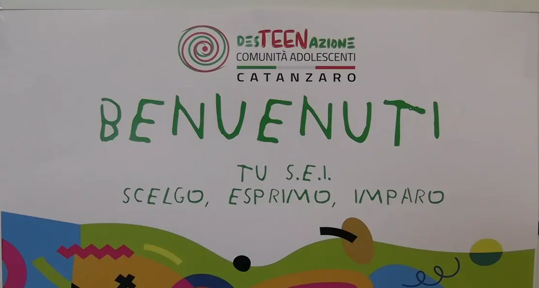 Catanzaro, al via da oggi le attività di “DesTEENazione\" all'ex scuola Carbone\n