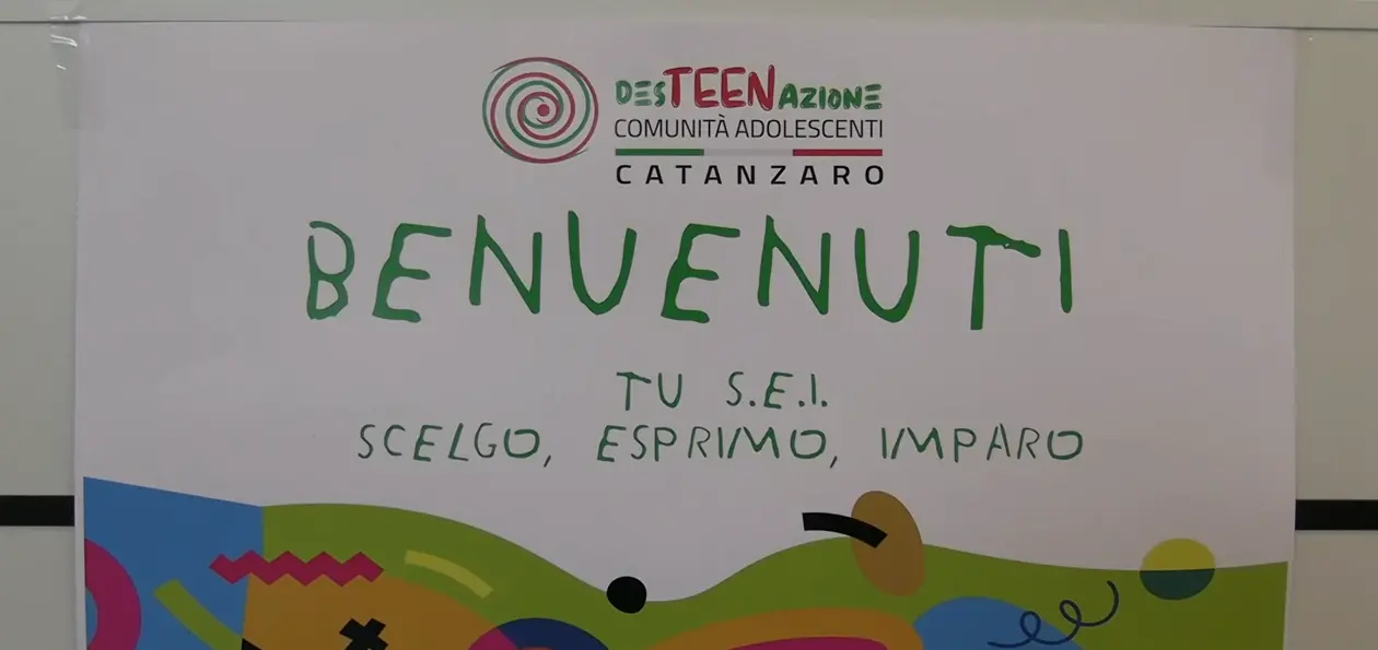 Catanzaro, al via da oggi le attività di “DesTEENazione\" all'ex scuola Carbone\n