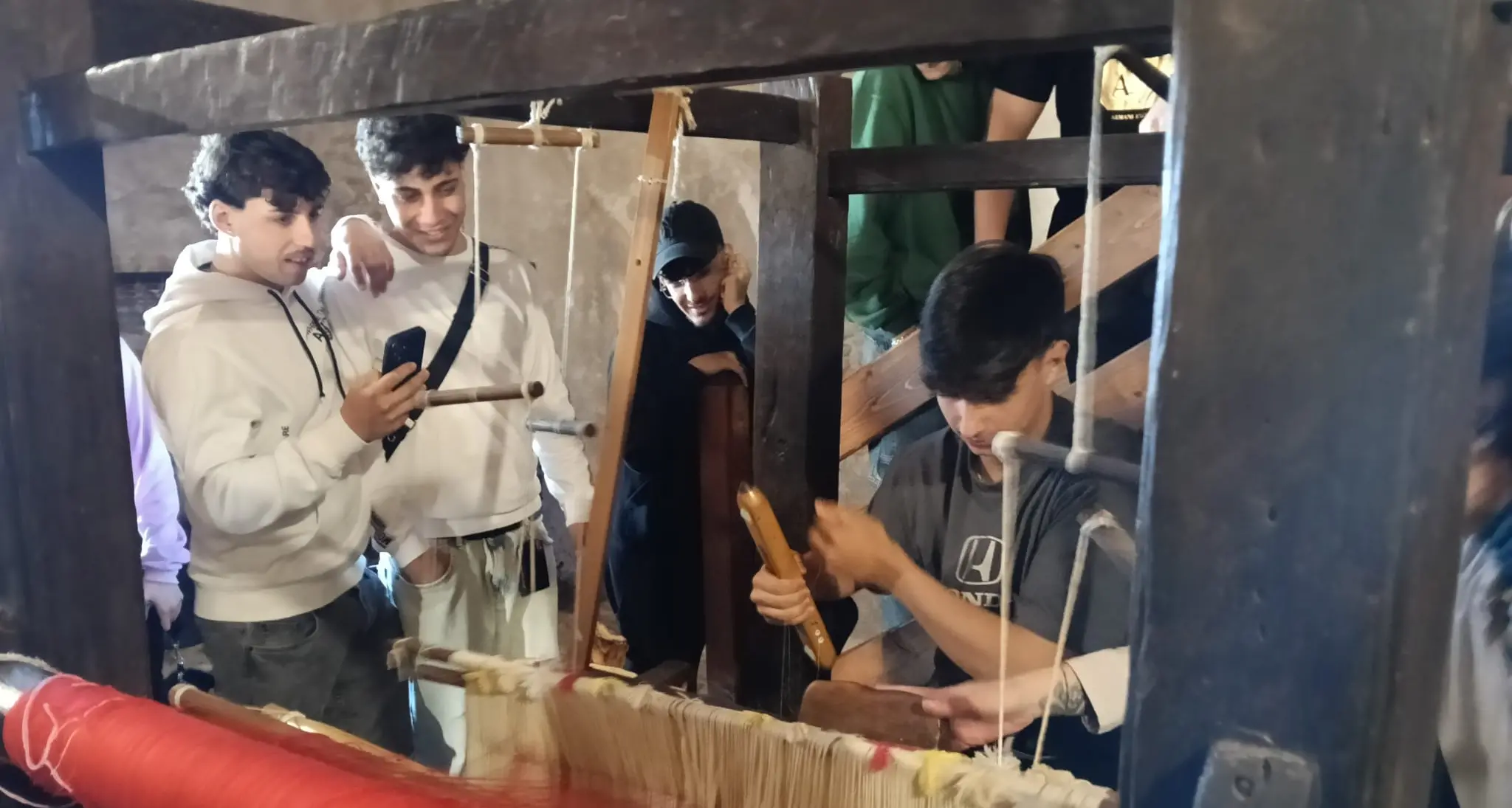 Gli studenti del Da Vinci di Castrovillari scoprono la filiera della seta a San Floro\n