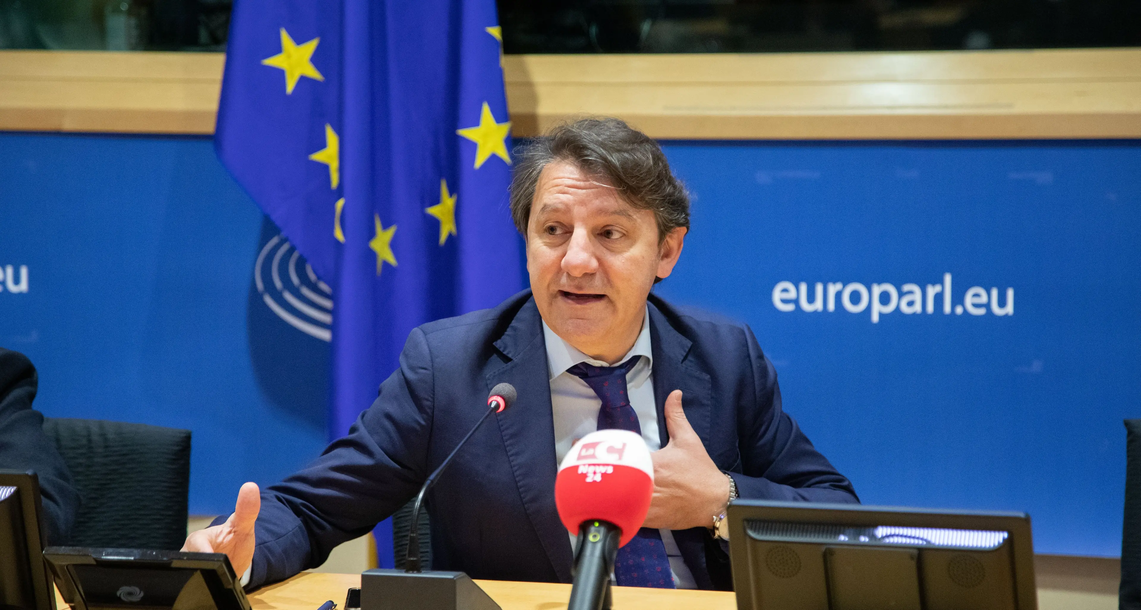 Tridico e il futuro dell’Europa: «Il mondo sta cambiando velocemente, rafforzare l’Unione vuol dire renderla capace di agire»\n