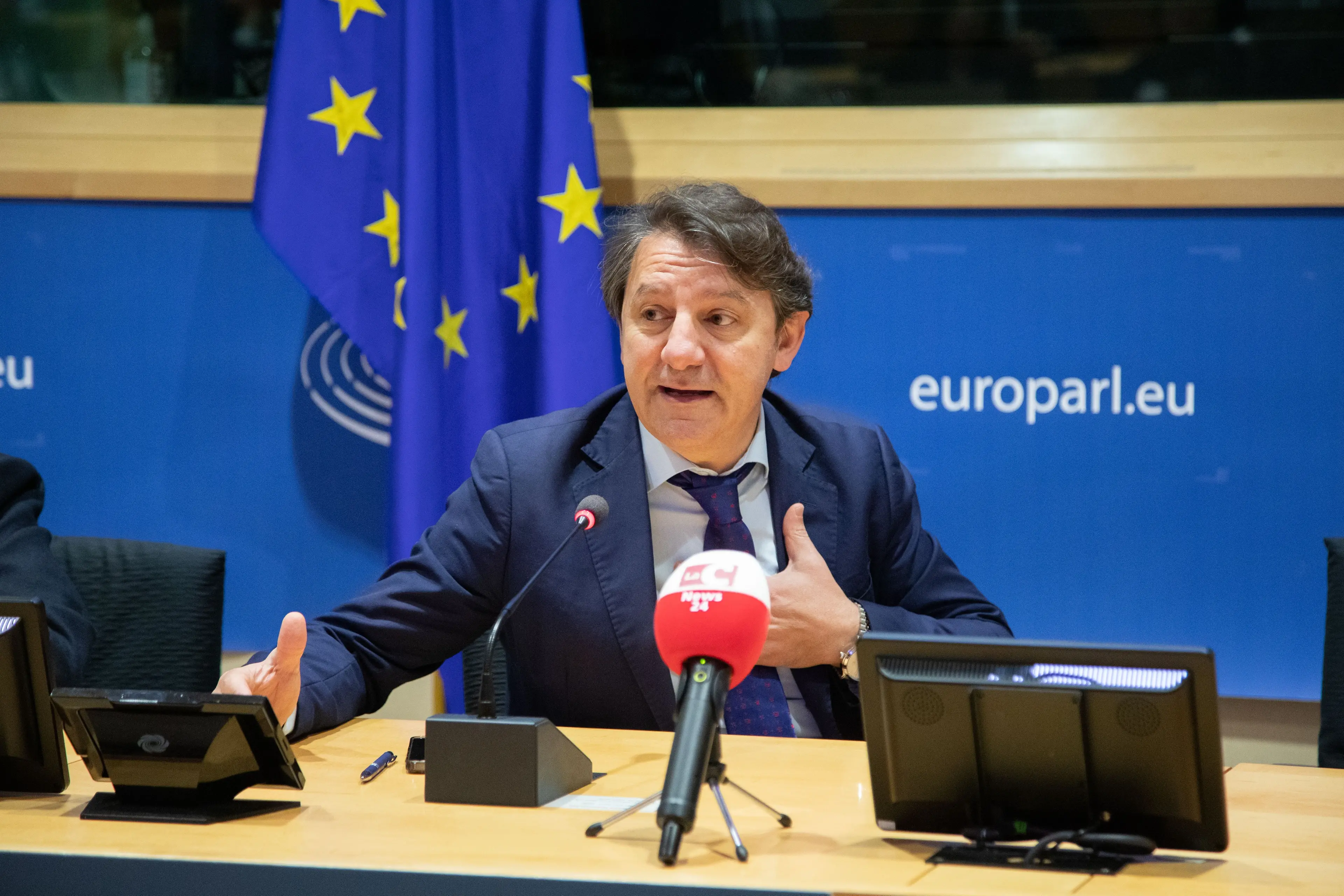 Tridico e il futuro dell’Europa: «Il mondo sta cambiando velocemente, rafforzare l’Unione vuol dire renderla capace di agire»\n