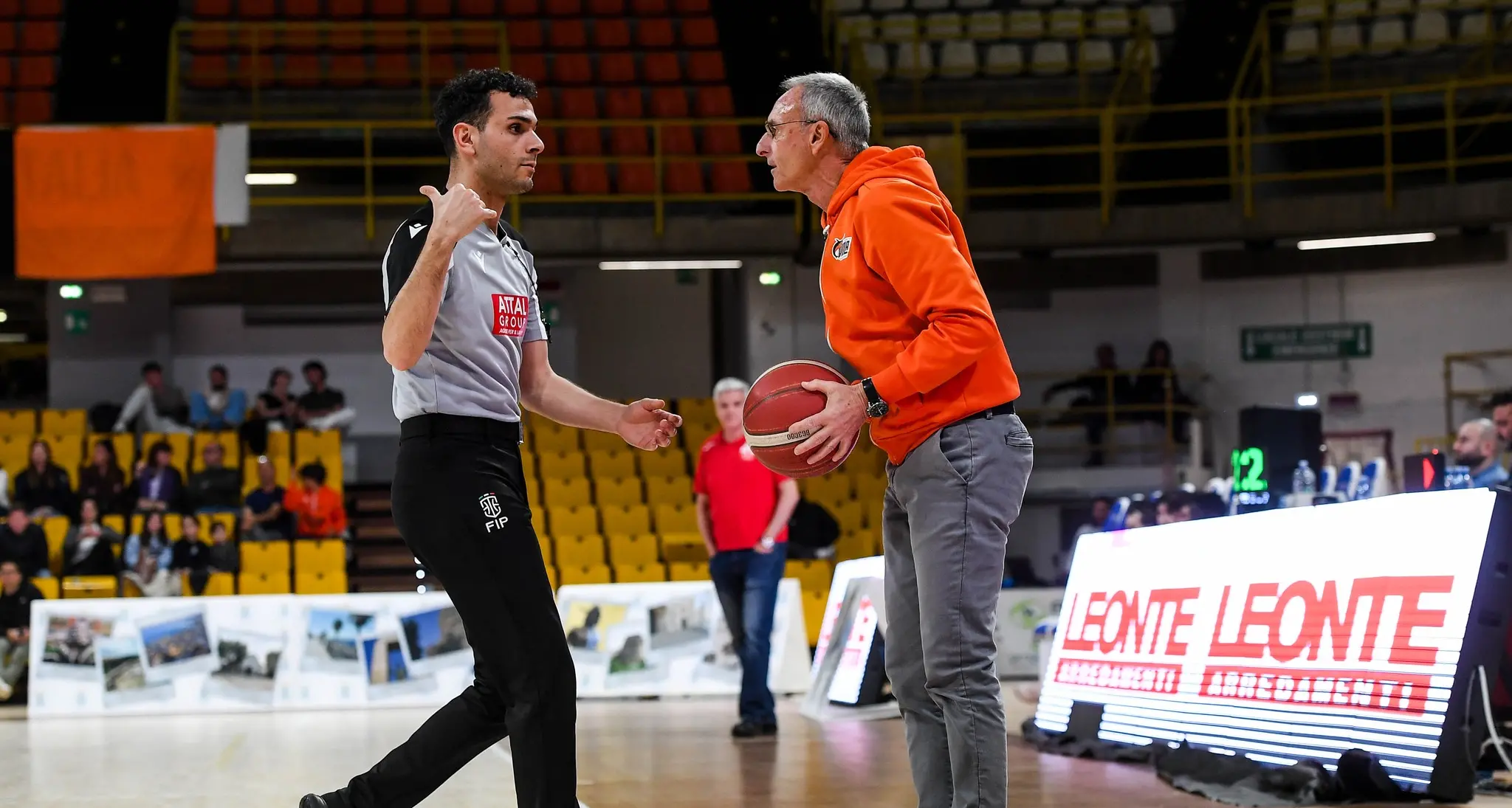 <p>Viola ko a Catanzaro, Cadeo: «Ben venga questa sconfitta, ora testa ai playoff»</p>