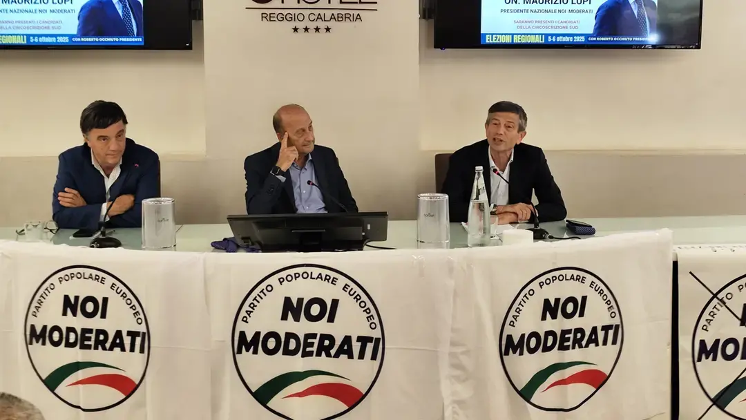 La “Golden Share” dei moderati: perché nel 2027 vincerà chi saprà farsi dettare l'agenda dal Centro\n