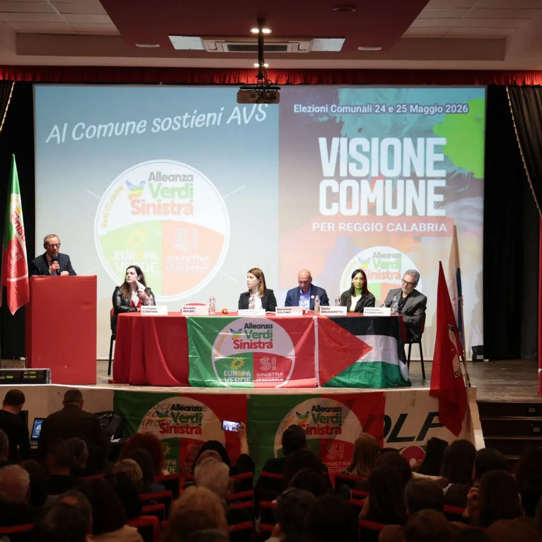 Il candidato sindaco del centrosinistra al teatro Metropolitano per la presentazione delle liste di Avs con la deputata Piccolotti\n