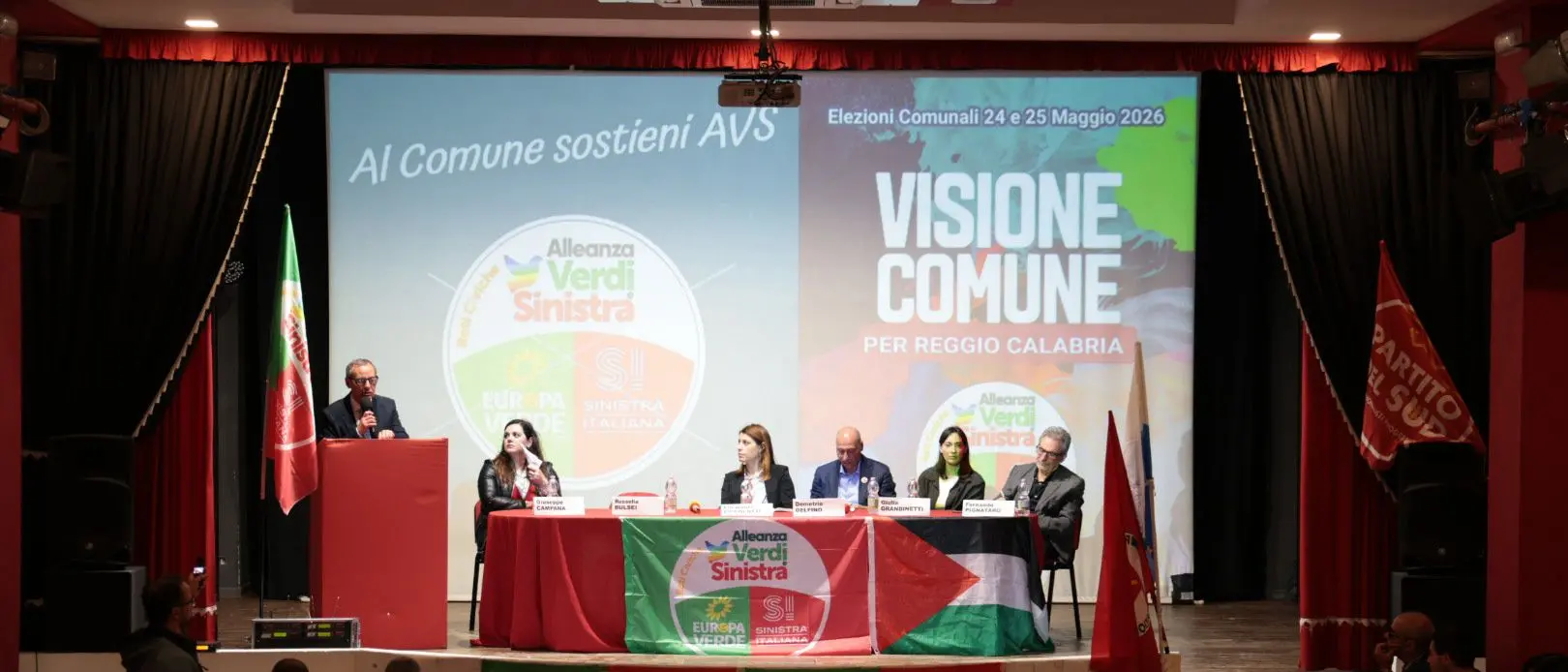 Il candidato sindaco del centrosinistra al teatro Metropolitano per la presentazione delle liste di Avs con la deputata Piccolotti\n