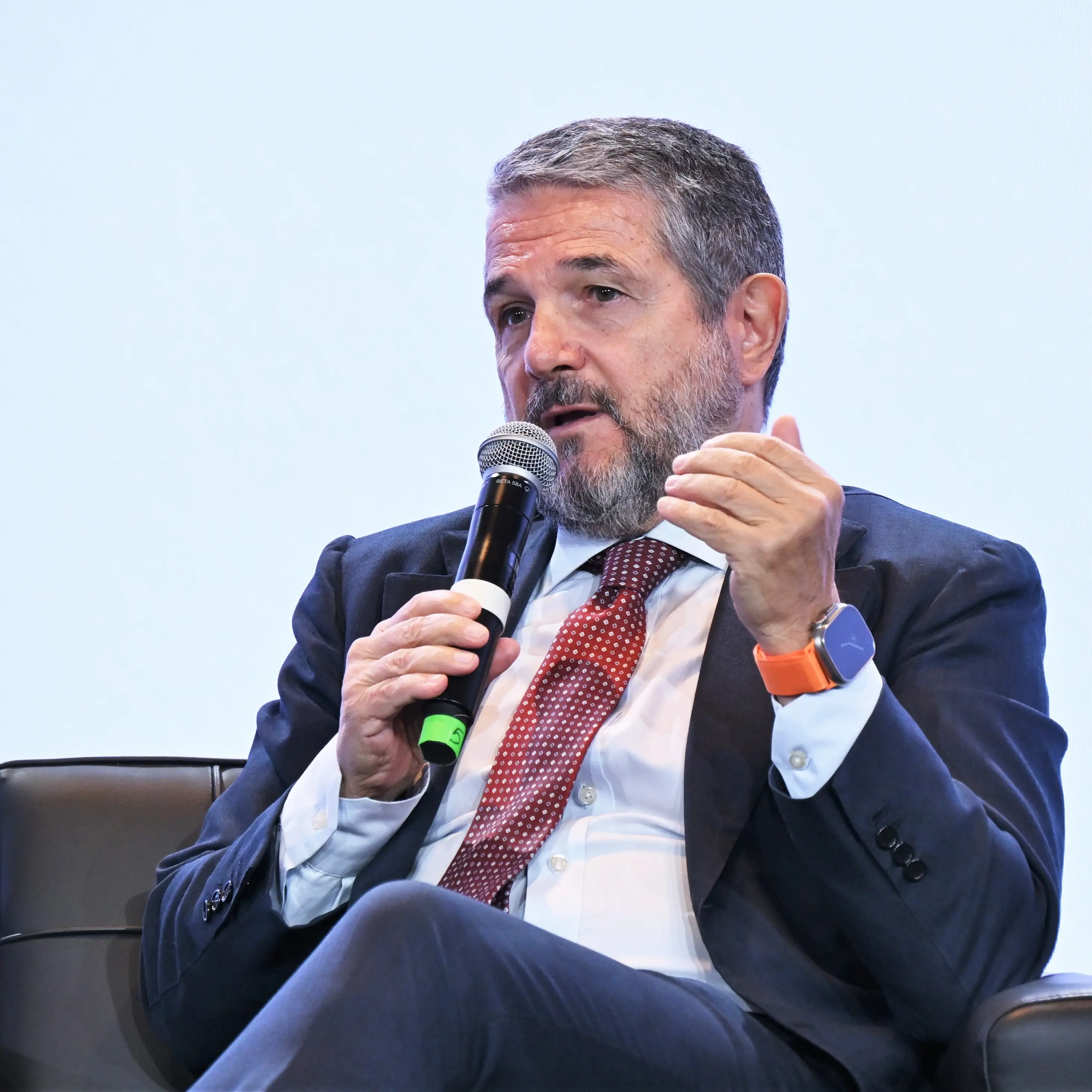 <p>«Calabria strategica perché al centro del Mediterraneo. Il Ponte ulteriore elemento di sviluppo»: il viceministro Valentini a Reggio</p>