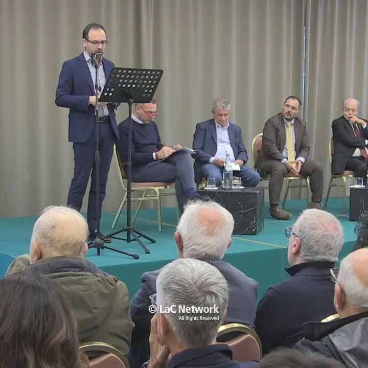 Psi, Enzo Maraio fa il pompiere in Calabria. Ma tra Luigi Incarnato e Franz Caruso la frattura è insanabile\n