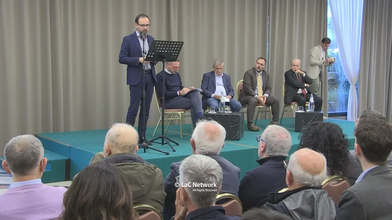 Psi, Enzo Maraio fa il pompiere in Calabria. Ma tra Luigi Incarnato e Franz Caruso la frattura è insanabile\n