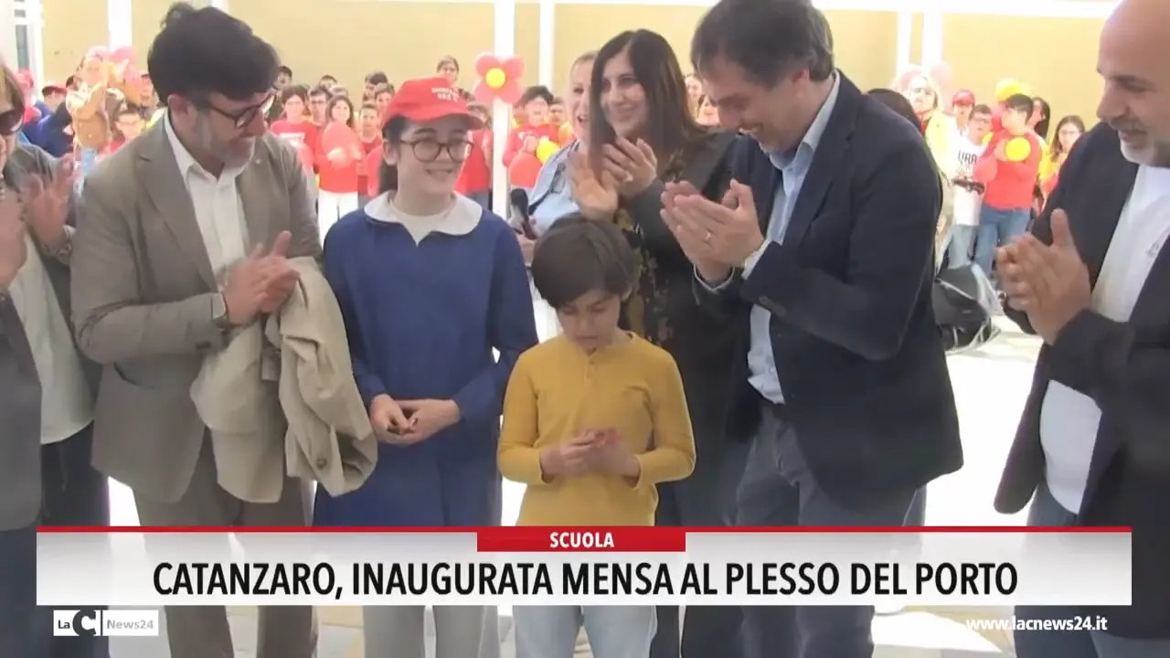 Catanzaro, inaugurata mensa al plesso del porto