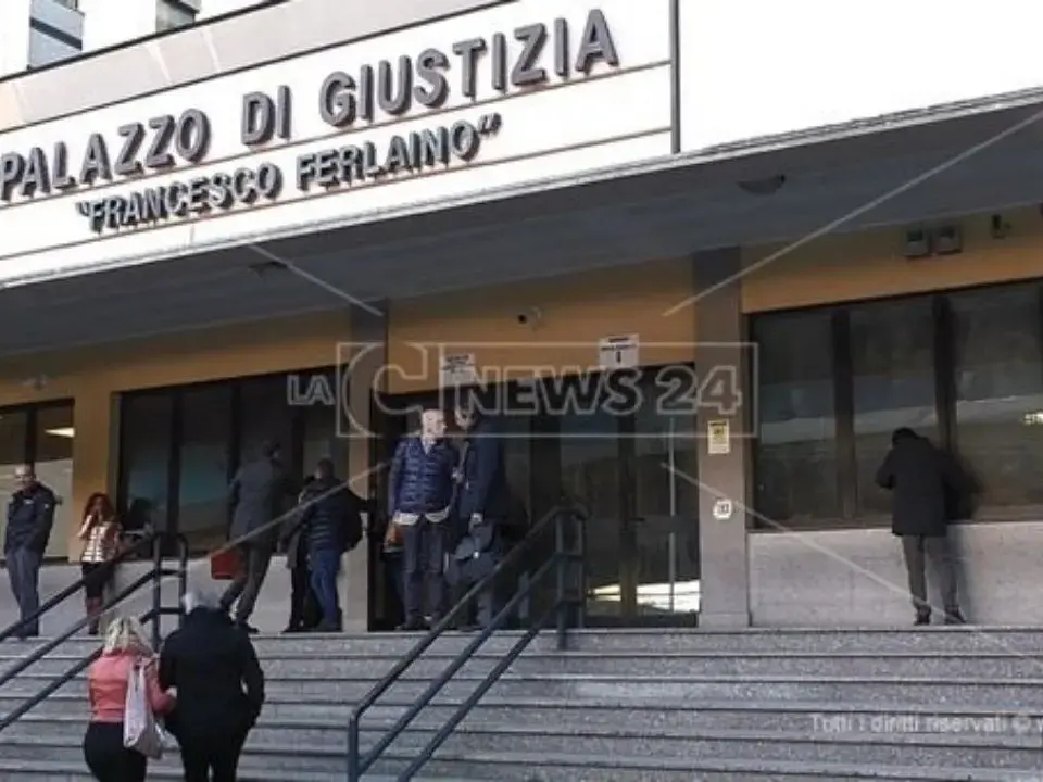 Catanzaro Servizi in crisi, il Tribunale concede altri 120 giorni: avanti con il piano di risanamento