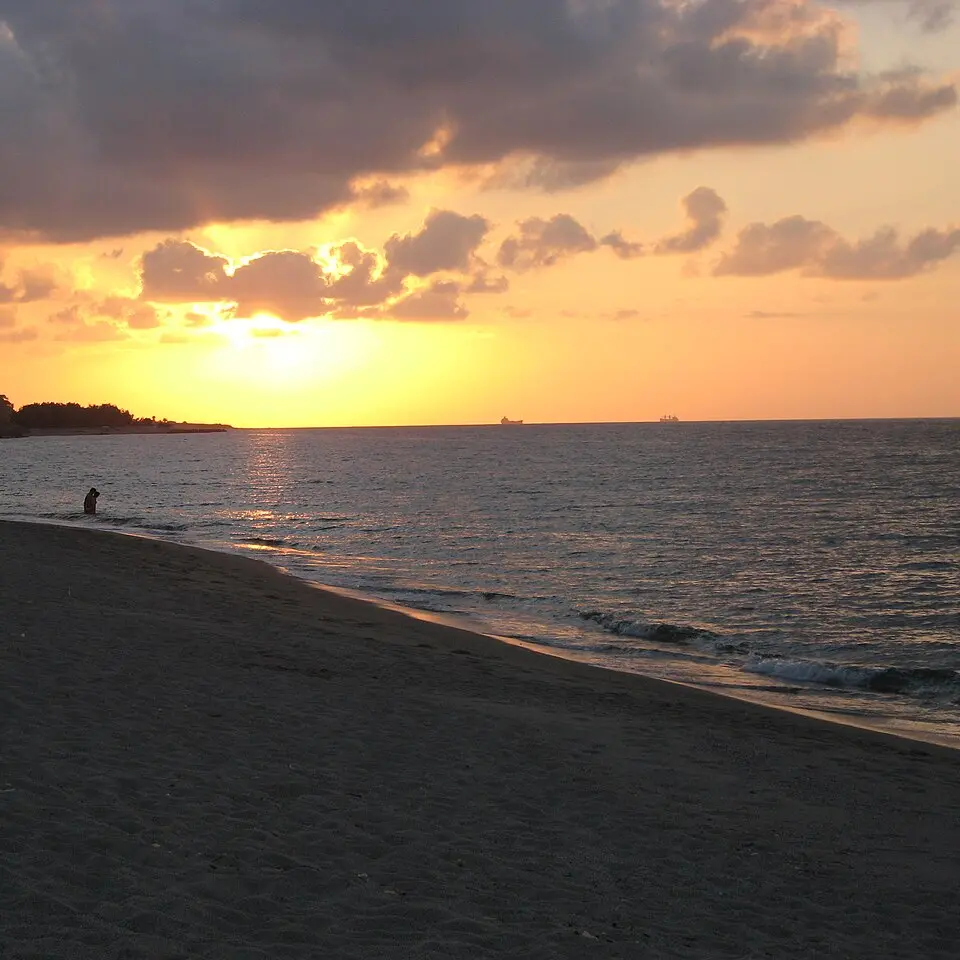 Vibo ha il suo “concertino” del Primo maggio,\u00A0sulla spiaggia di Bivona festa fino a mezzanotte: dj set\u00A0e 10\u00A0artisti emergenti\n