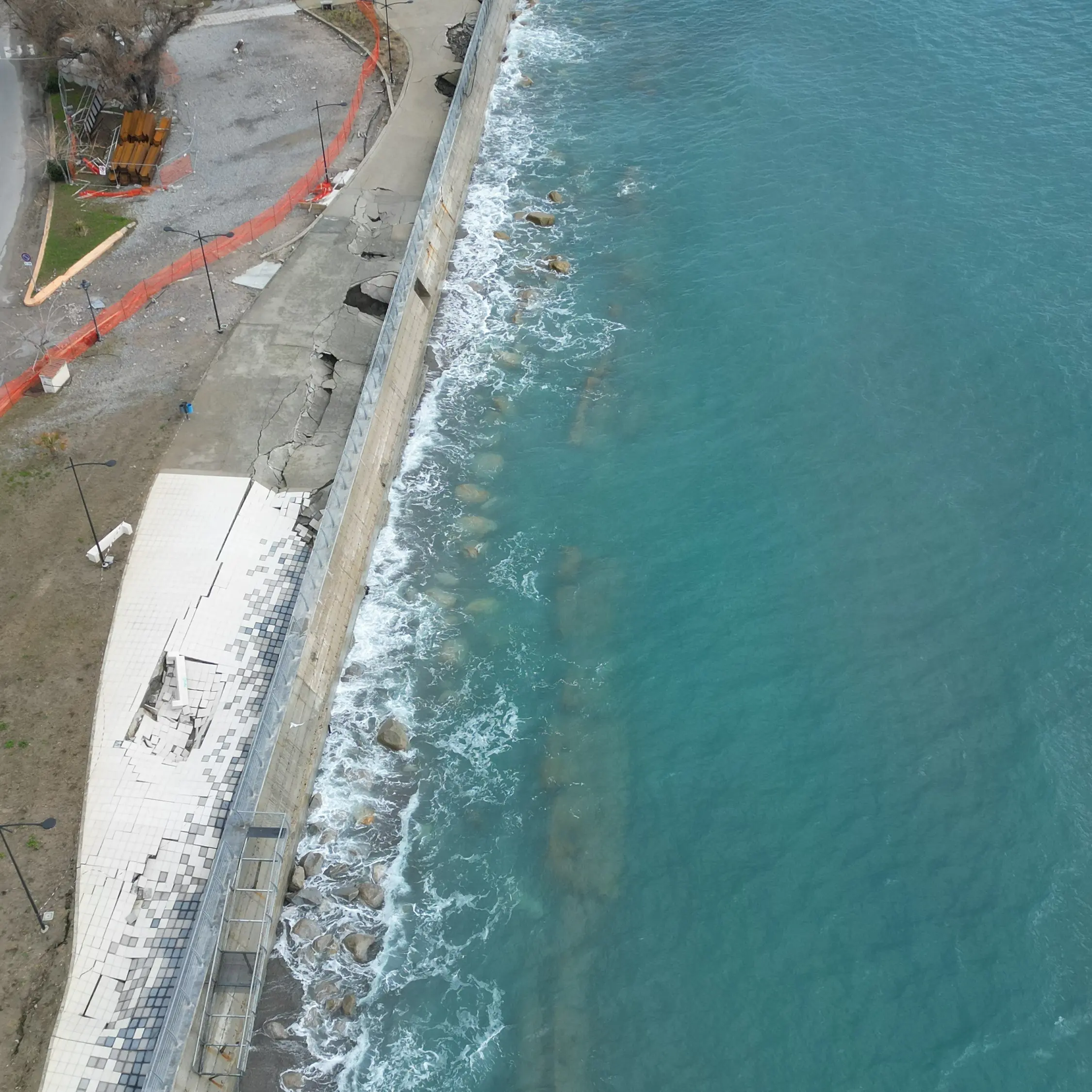 Caulonia, sbloccati oltre 1,1 milioni per il lungomare: al via i cantieri dopo i danni del ciclone\n