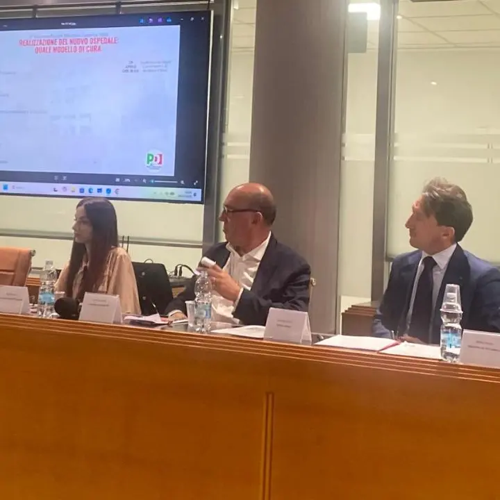 Occhiuto al convegno organizzato dal Pd per presentare il nuovo ospedale, sciolti i dubbi tecnici ma non quelli politici\n
