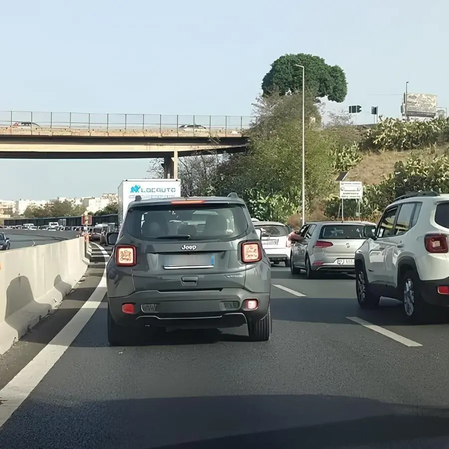 Reggio soffocata da auto e traffico, la sfida da non dimenticare che può decidere il futuro della città\n