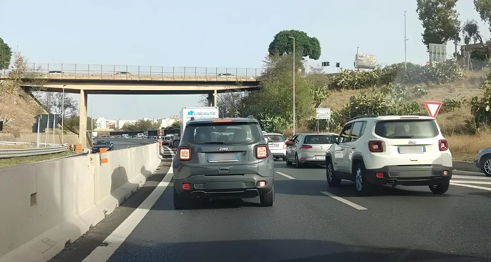 Reggio soffocata da auto e traffico, la sfida da non dimenticare che può decidere il futuro della città\n