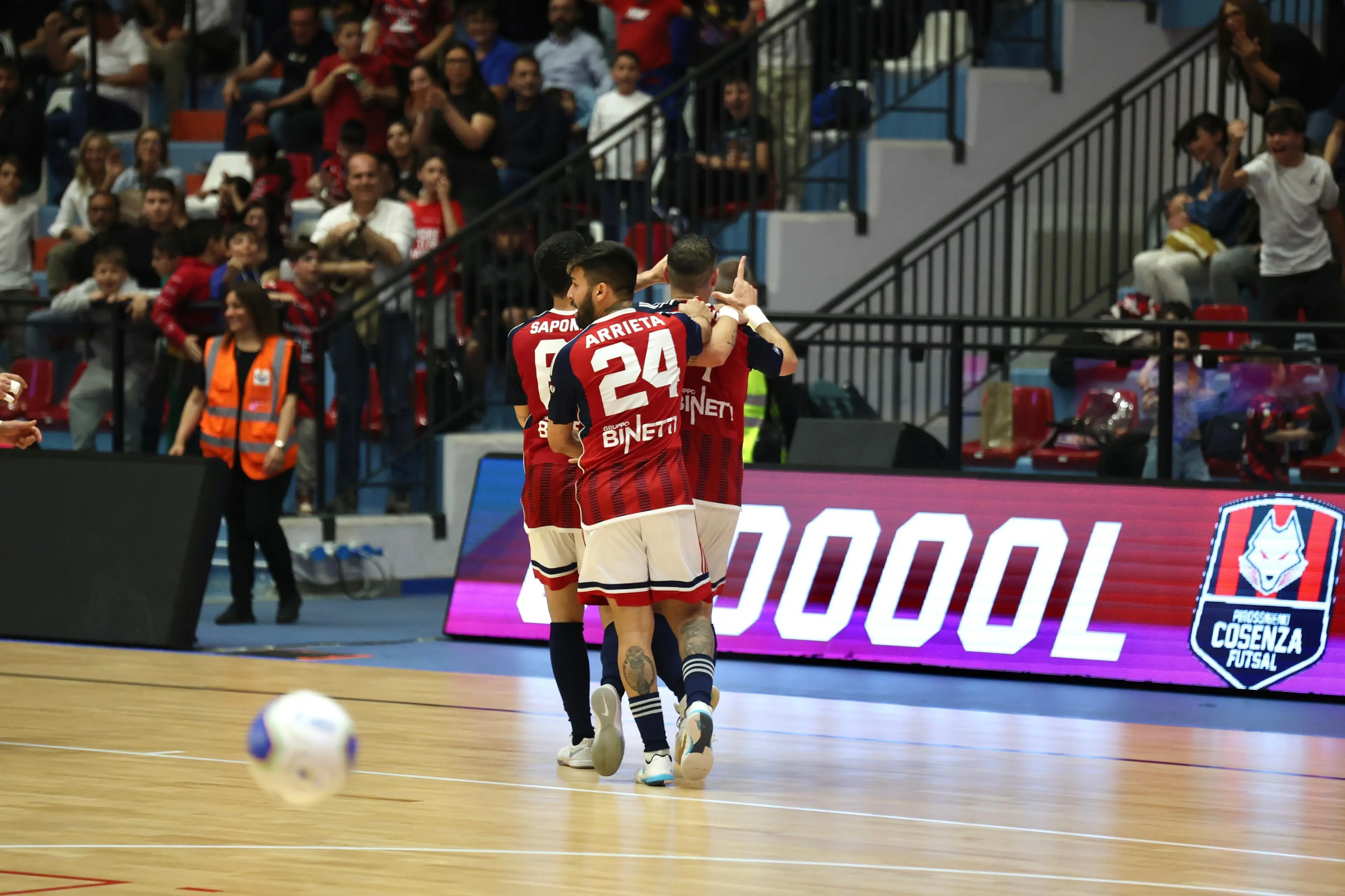 Cuore Pirossigeno Cosenza: Genzano ko 2-1 all’ultimo secondo, salvezza ancora possibile\n