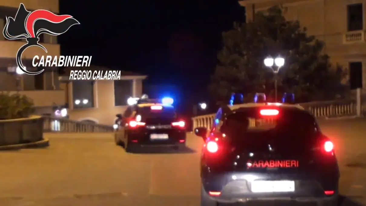 <p>“Se gli dai una coltellata questo video diventa virale”: a Gioia Tauro sgominata banda del terrore</p>