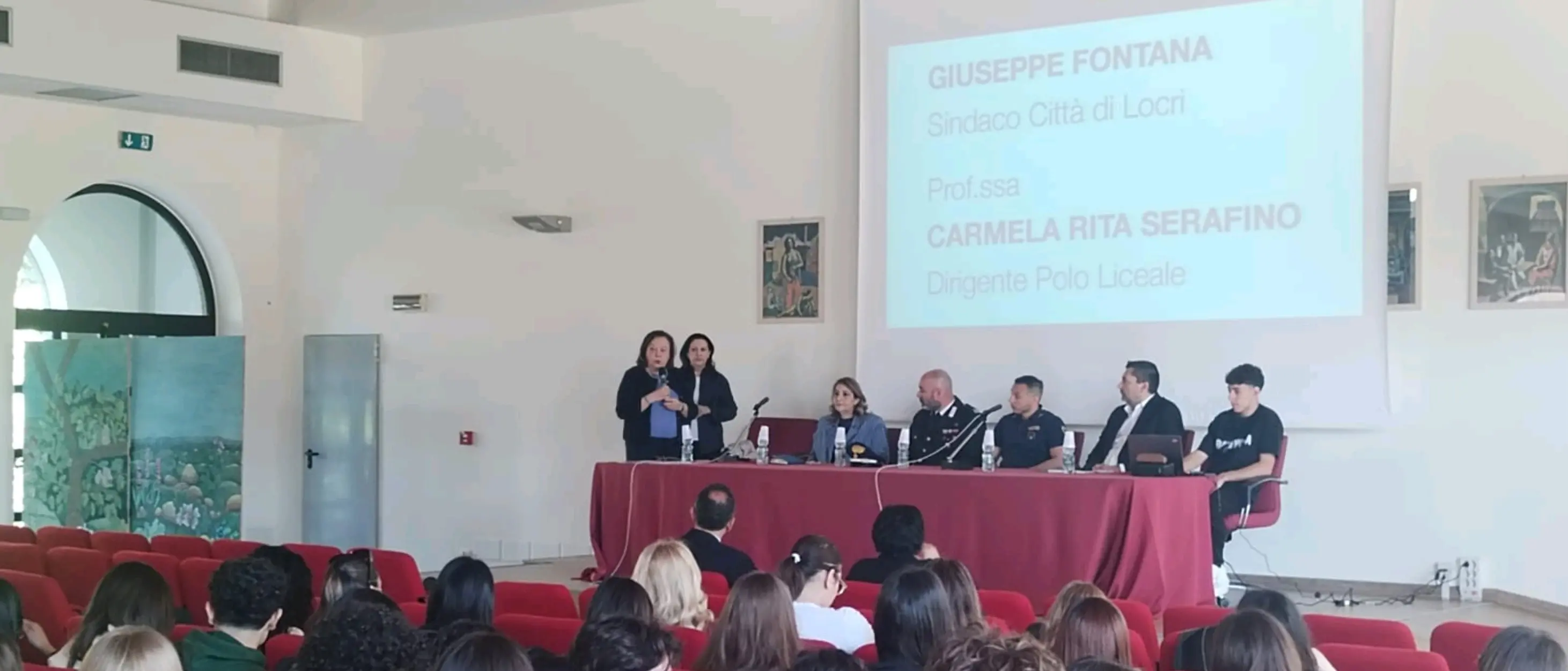 Al\u00A0polo liceale Zaleuco Oliveti – Panetta – Zanotti\u00A0di Locri l’incontro “Una notifica può mandarti\u00A0in crash”\n