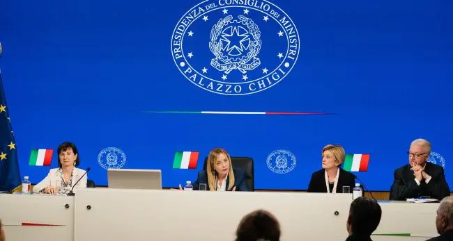 Giro di vite sugli incentivi statali, niente soldi a chi non assicura al lavoratore un salario giusto\n